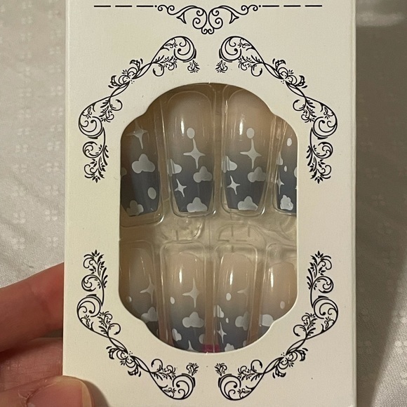 24pc Fake Press On Nails 💅🏼 - Picture 5 of 5